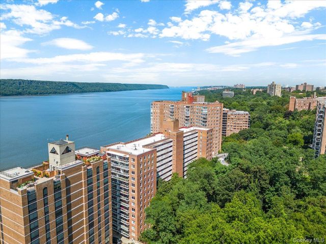 2575 Palisade Avenue 2C, Bronx, NY 10463