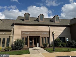 600-E EDEN RD #E, Lancaster, PA 17601