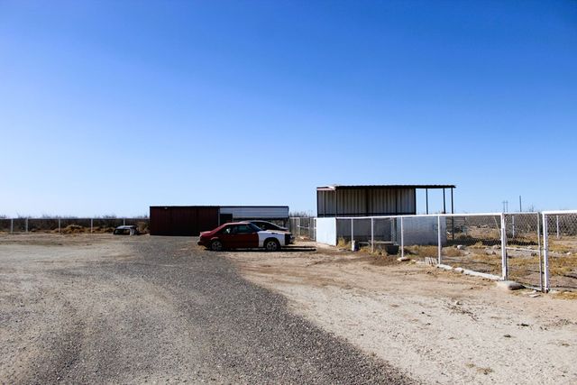 4795 N Gonzalez Rd, Fort Stockton, TX 79735