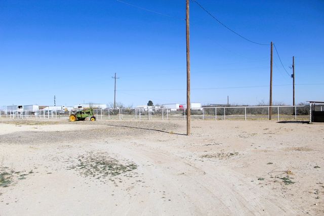 4795 N Gonzalez Rd, Fort Stockton, TX 79735