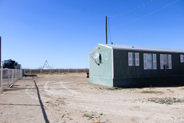 4795 N Gonzalez Rd, Fort Stockton, TX 79735
