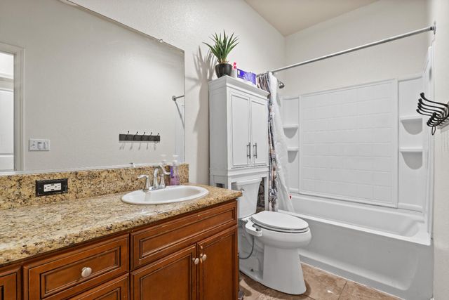 7287 W San Bruno Avenue, Fresno, CA 93723