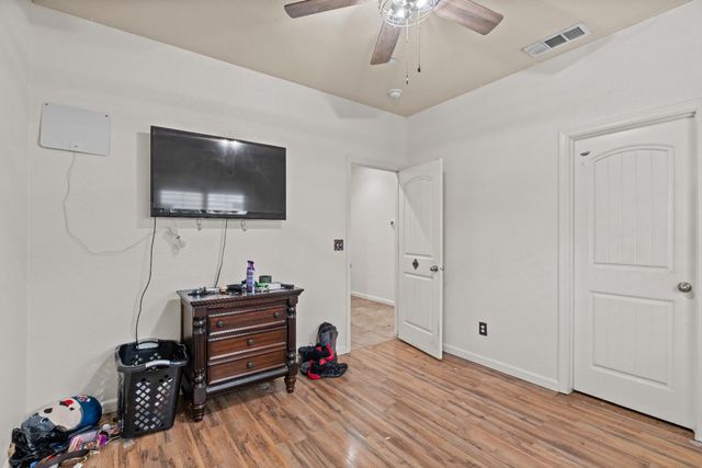 7287 W San Bruno Avenue, Fresno, CA 93723