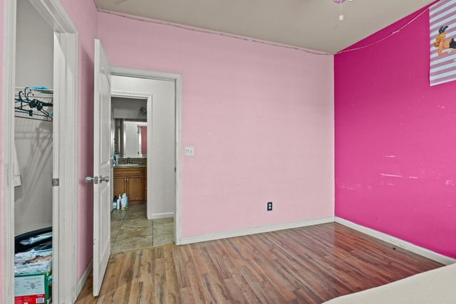 7287 W San Bruno Avenue, Fresno, CA 93723