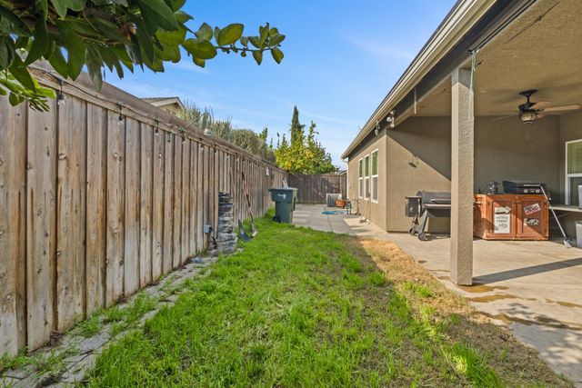 7287 W San Bruno Avenue, Fresno, CA 93723