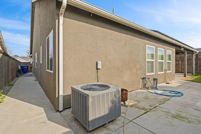 7287 W San Bruno Avenue, Fresno, CA 93723