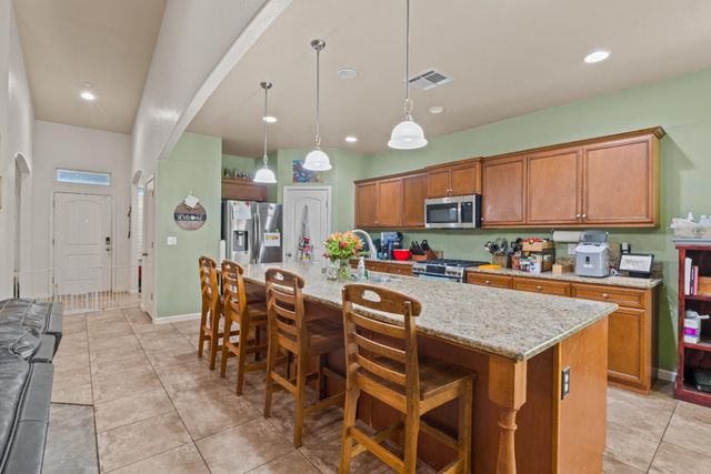 7287 W San Bruno Avenue, Fresno, CA 93723