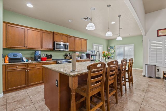 7287 W San Bruno Avenue, Fresno, CA 93723