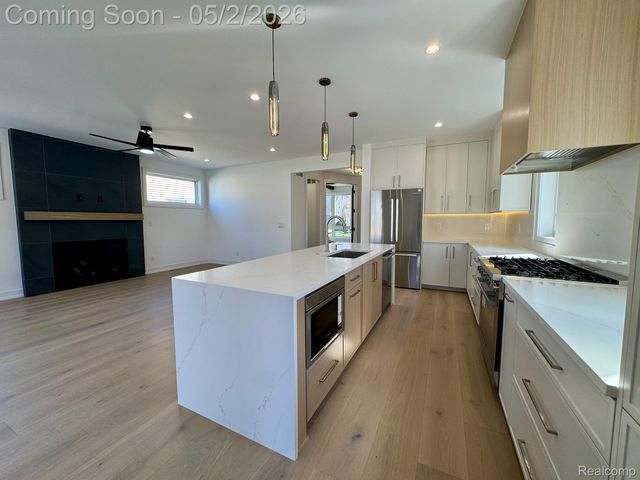 1885 Holland Avenue, Birmingham, MI 48009