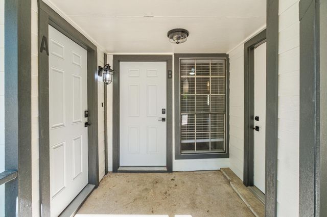 7600 Woodstone CV A, Austin, TX 78749
