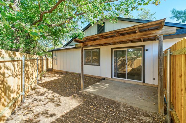7600 Woodstone CV A, Austin, TX 78749