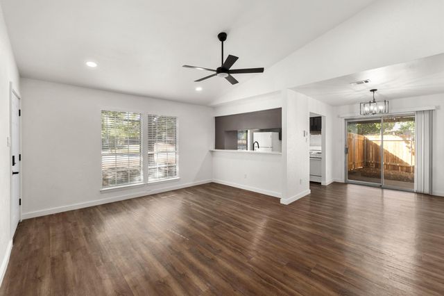 7600 Woodstone CV A, Austin, TX 78749