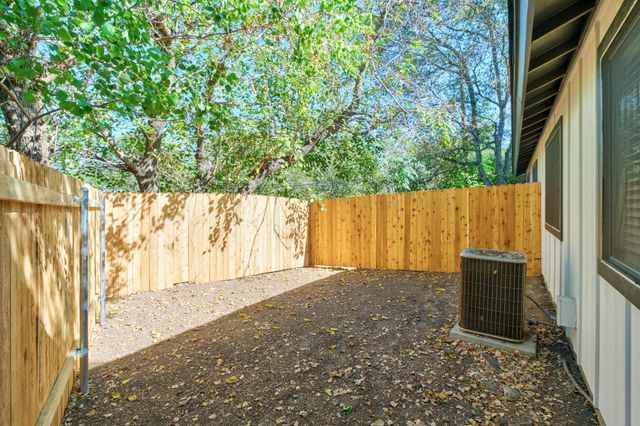 7600 Woodstone CV A, Austin, TX 78749