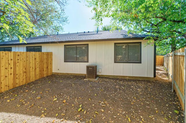 7600 Woodstone CV A, Austin, TX 78749