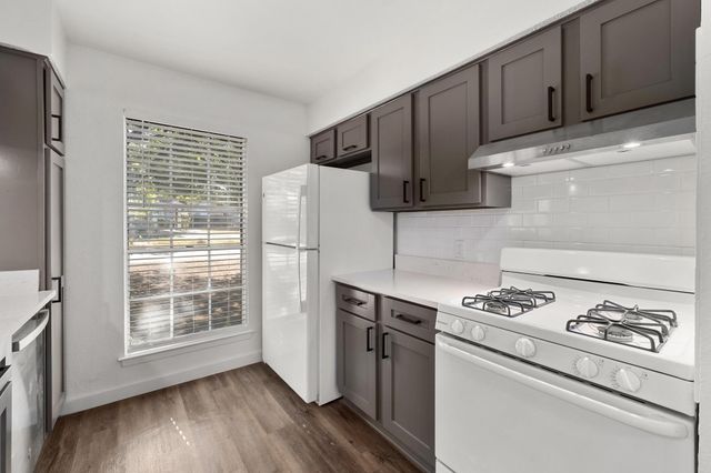 7600 Woodstone CV A, Austin, TX 78749