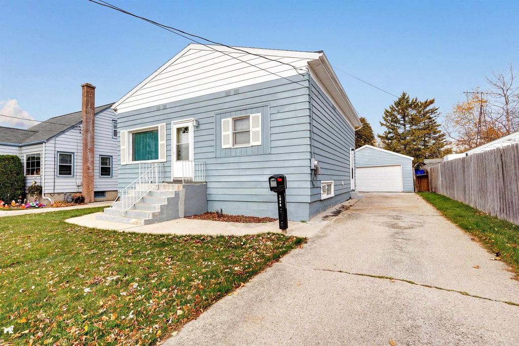 1026 27TH STREET, Two Rivers, WI 54241