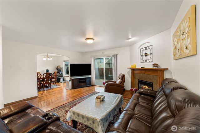 16107 SE 256th Place, Covington, WA 98042