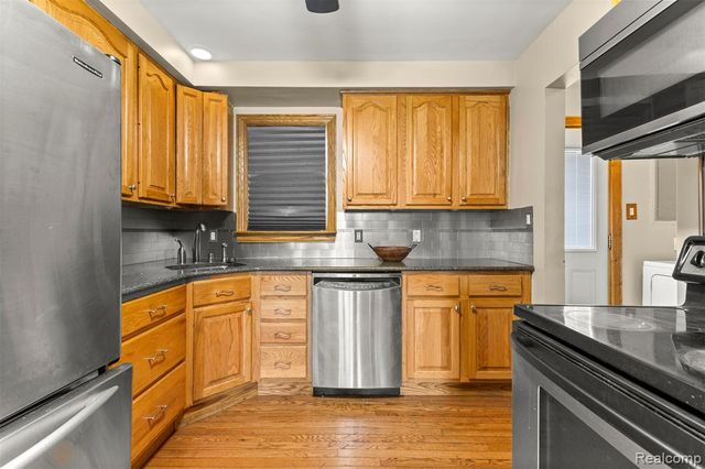 4903 Bedford Street, Dearborn Heights, MI 48125