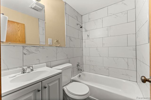 4903 Bedford Street, Dearborn Heights, MI 48125