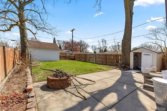 4903 Bedford Street, Dearborn Heights, MI 48125