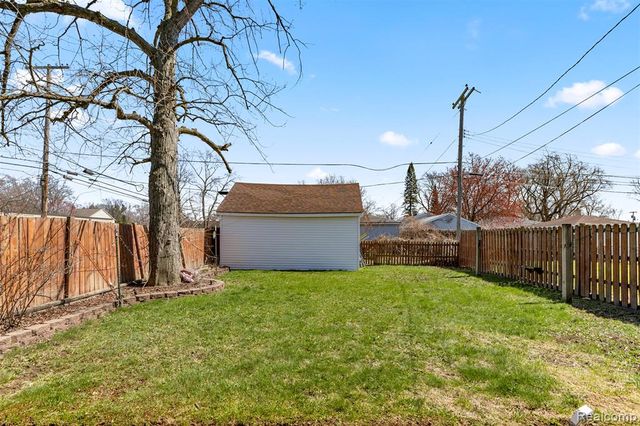 4903 Bedford Street, Dearborn Heights, MI 48125