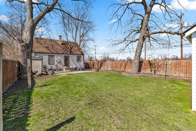 4903 Bedford Street, Dearborn Heights, MI 48125