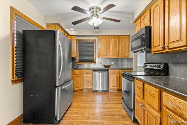 4903 Bedford Street, Dearborn Heights, MI 48125