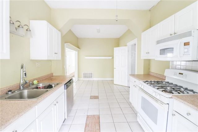 610 S Vine Street, Holden, MO 64040