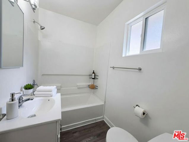 1211 W 28th Street 10, Los Angeles, CA 90007