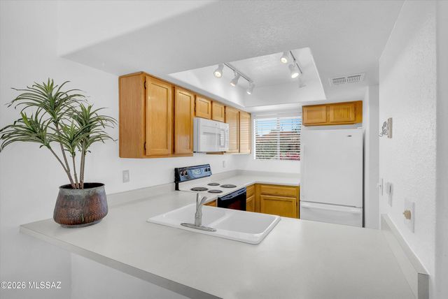 7601 N Calle Sin Envidia Apt 48, Tucson, AZ 85718