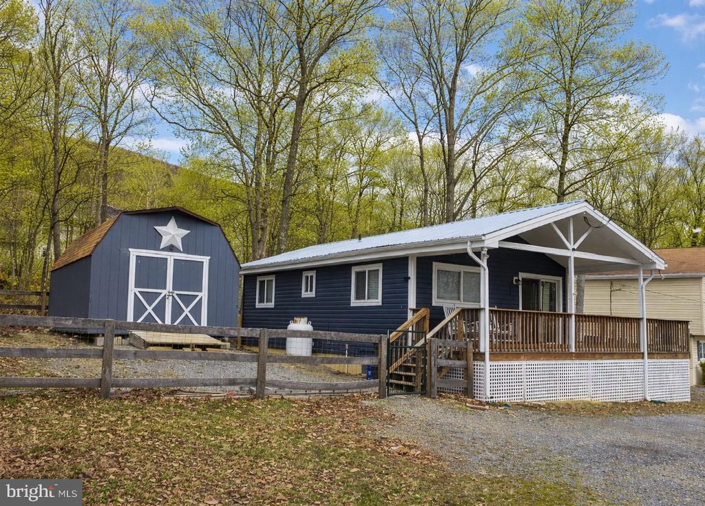 228 GRAYWOLF TRL, Winchester, VA 22602