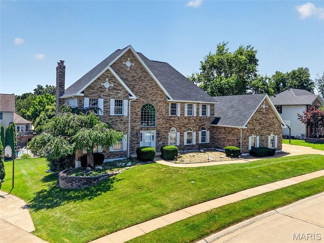 6320 Christopher Winds Court, Oakville, MO 63129