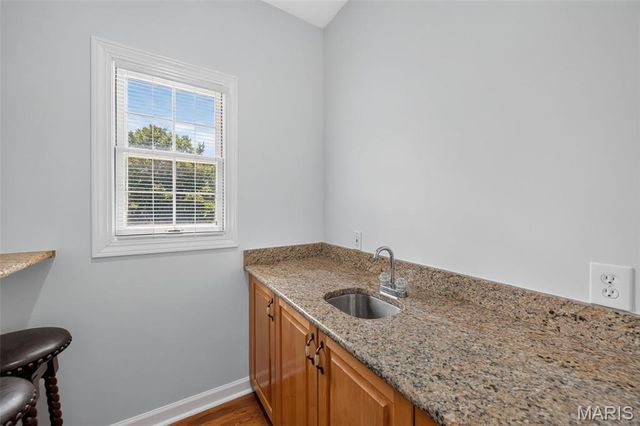 6320 Christopher Winds Court, Oakville, MO 63129