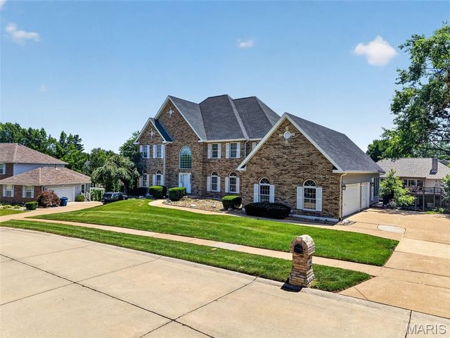 6320 Christopher Winds Court, Oakville, MO 63129