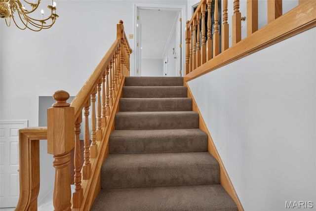 6320 Christopher Winds Court, Oakville, MO 63129