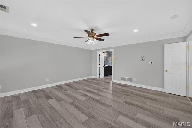 6320 Christopher Winds Court, Oakville, MO 63129