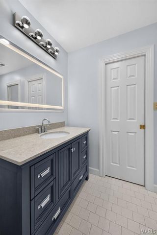 6320 Christopher Winds Court, Oakville, MO 63129