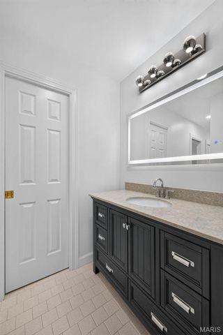 6320 Christopher Winds Court, Oakville, MO 63129