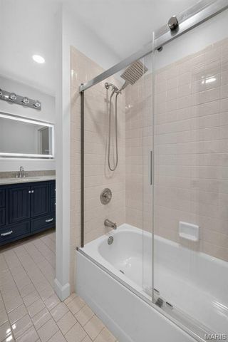 6320 Christopher Winds Court, Oakville, MO 63129