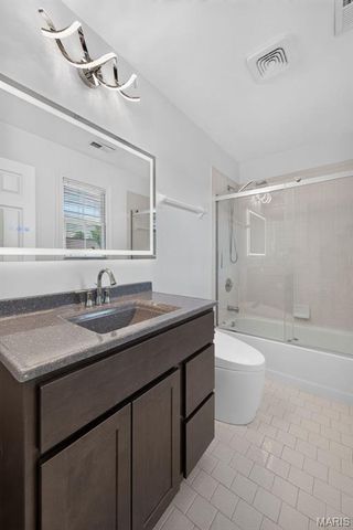 6320 Christopher Winds Court, Oakville, MO 63129
