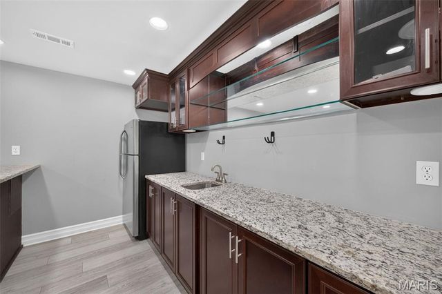 6320 Christopher Winds Court, Oakville, MO 63129