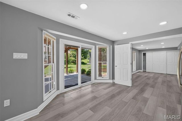 6320 Christopher Winds Court, Oakville, MO 63129