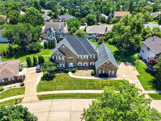 6320 Christopher Winds Court, Oakville, MO 63129