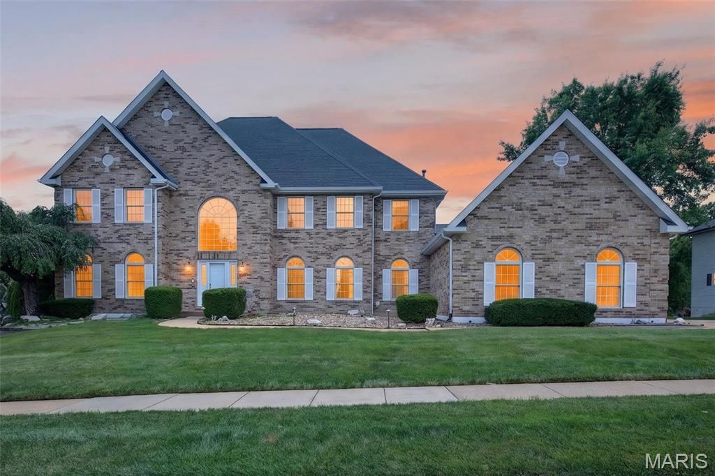 6320 Christopher Winds Court, Oakville, MO 63129