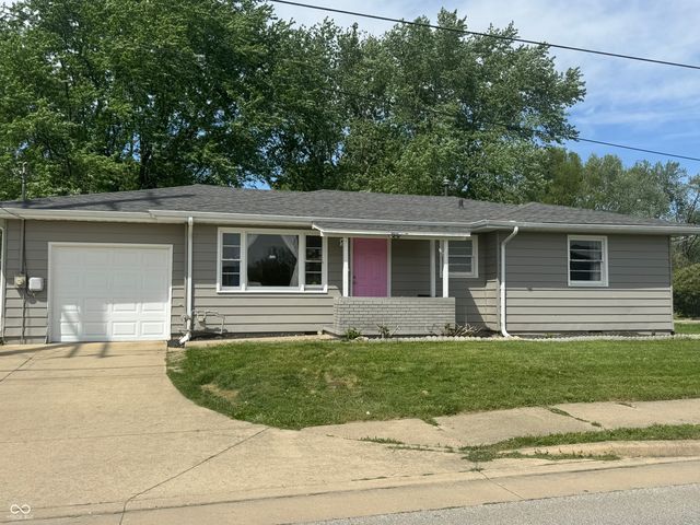 1042 E McKay Road, Shelbyville, IN 46176