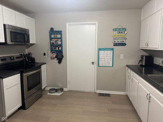 1042 E McKay Road, Shelbyville, IN 46176