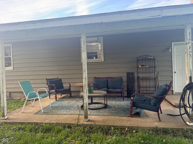 1042 E McKay Road, Shelbyville, IN 46176