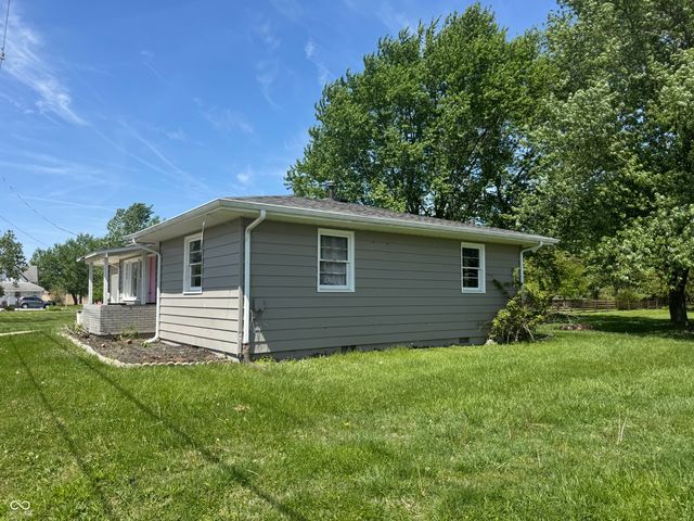 1042 E McKay Road, Shelbyville, IN 46176
