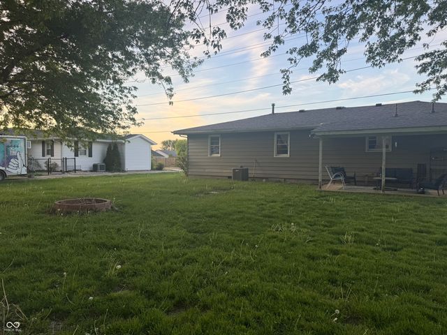 1042 E McKay Road, Shelbyville, IN 46176