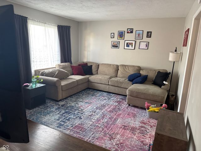 1042 E McKay Road, Shelbyville, IN 46176